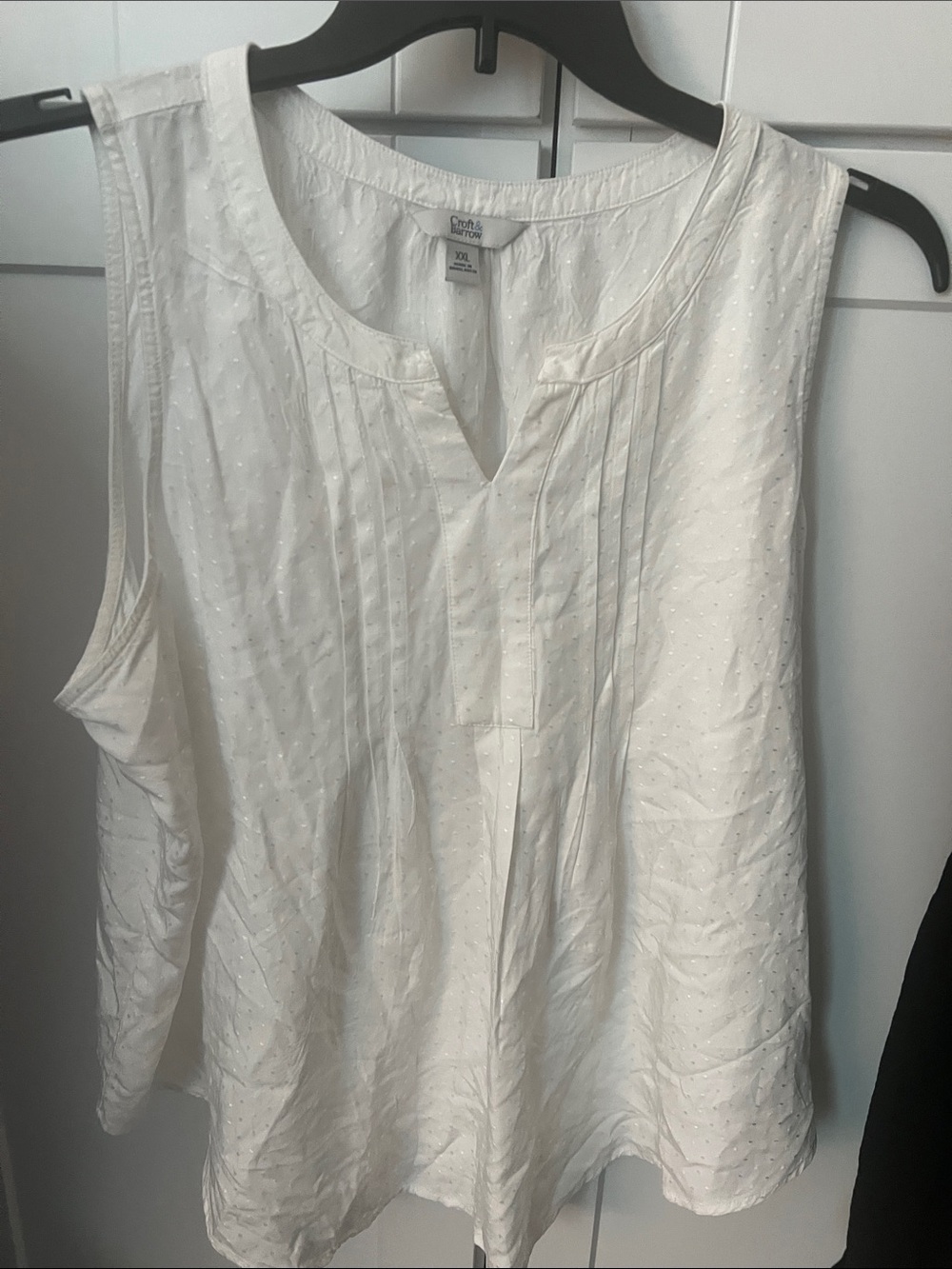 croft & barrow White Sleeveless Pintuck Dot-Texture Tank